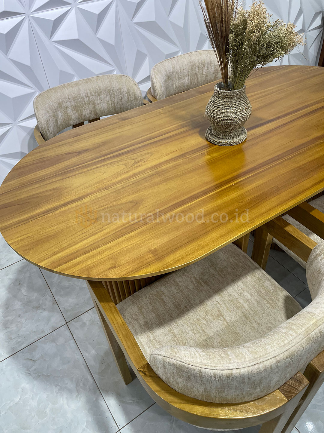 Set Meja Makan Kayu Jati Minimalis Elegan (4)