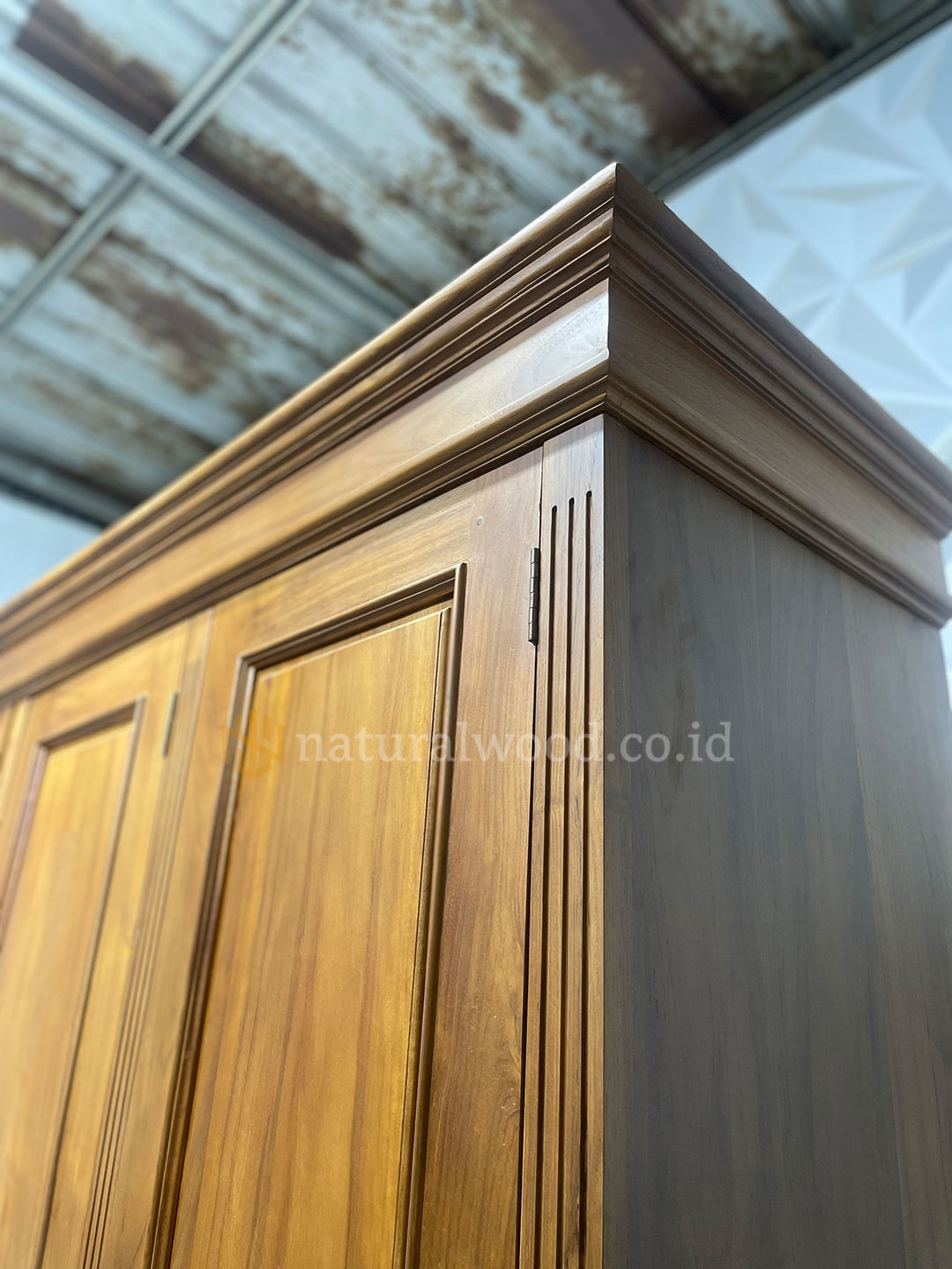 Lemari Pakaian Kayu Jati Solid Minimalis (4)