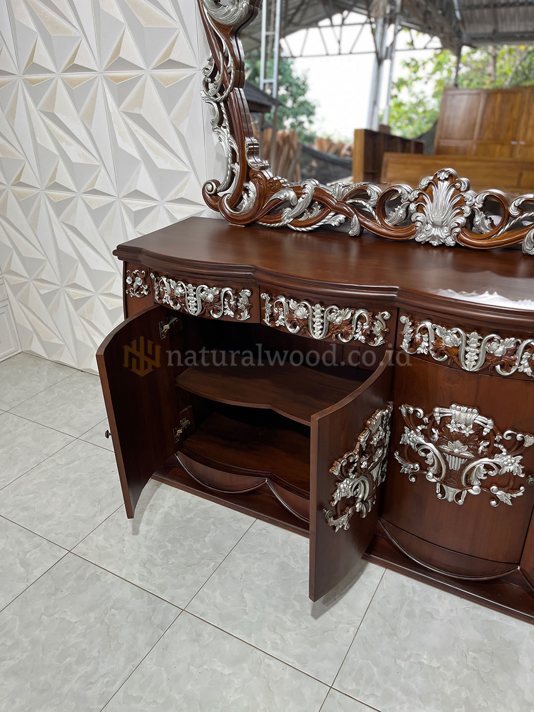 Meja Konsul Ruang Tamu Klasik Mewah (4)