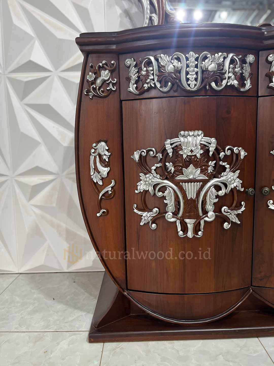Meja Konsul Ruang Tamu Klasik Mewah (5)