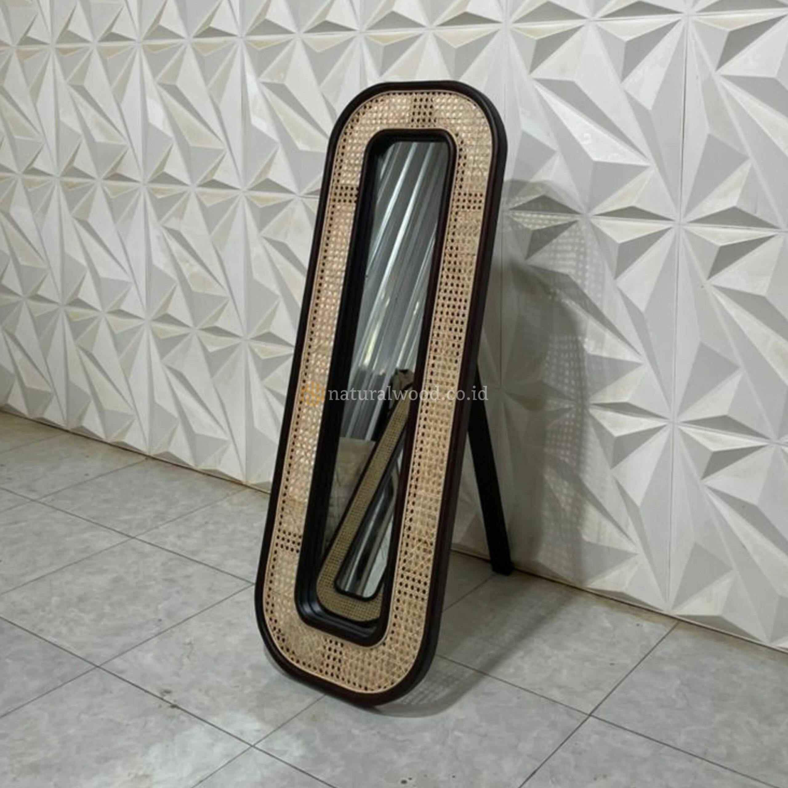 Cermin Estetik Kayu Jati Mix Rotan Standing Miror