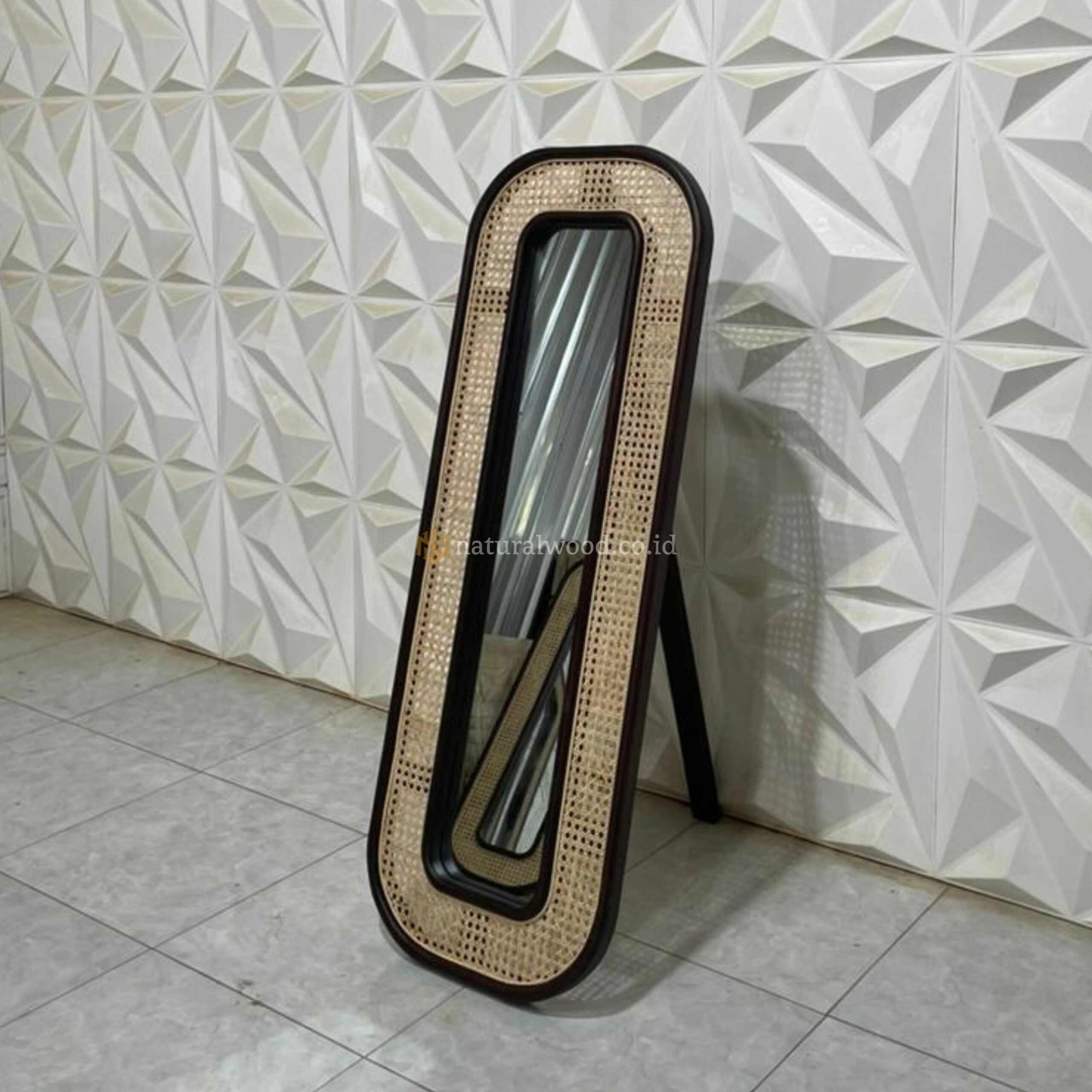 Cermin Estetik Kayu Jati Mix Rotan Standing Miror