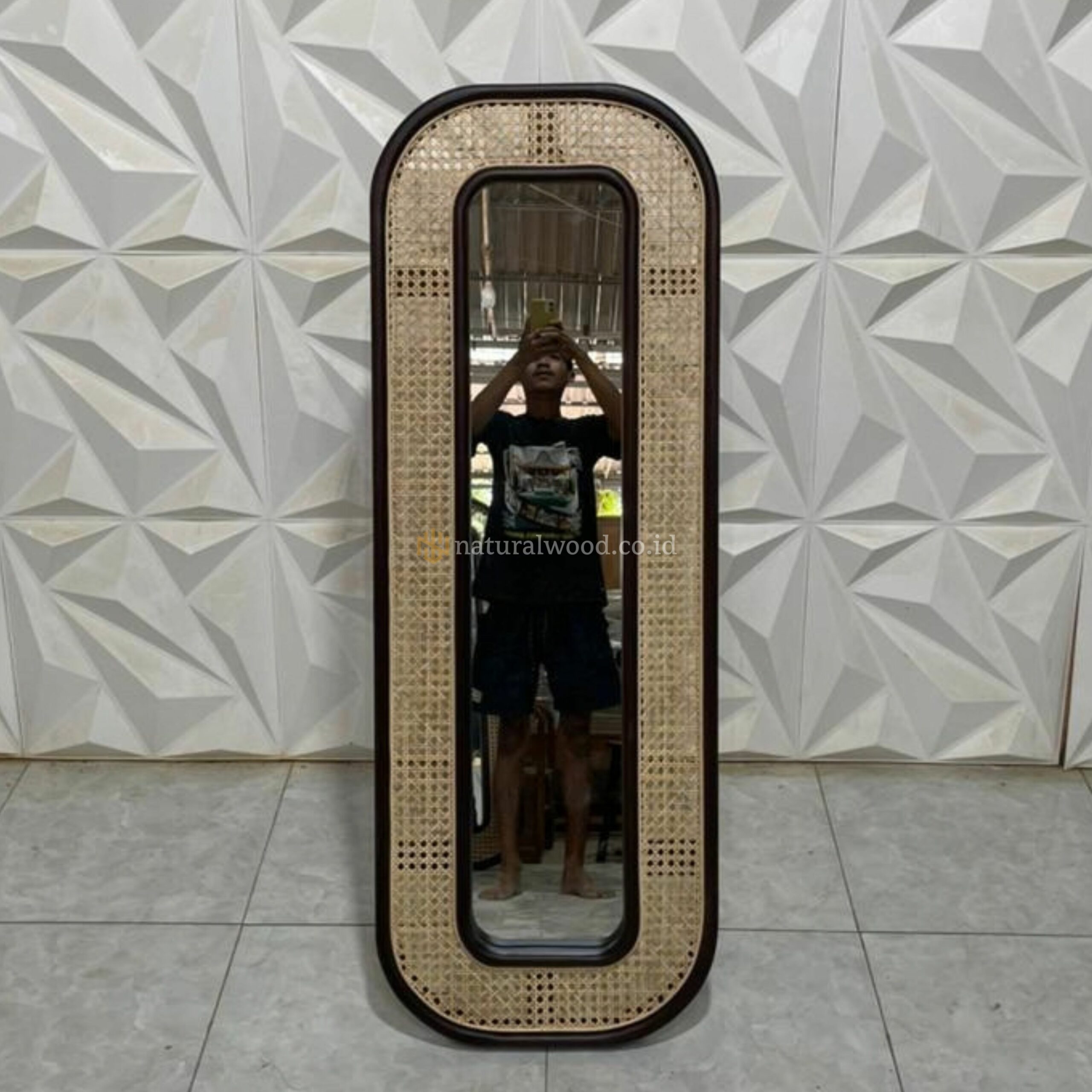 Cermin Estetik Kayu Jati Mix Rotan Standing Miror
