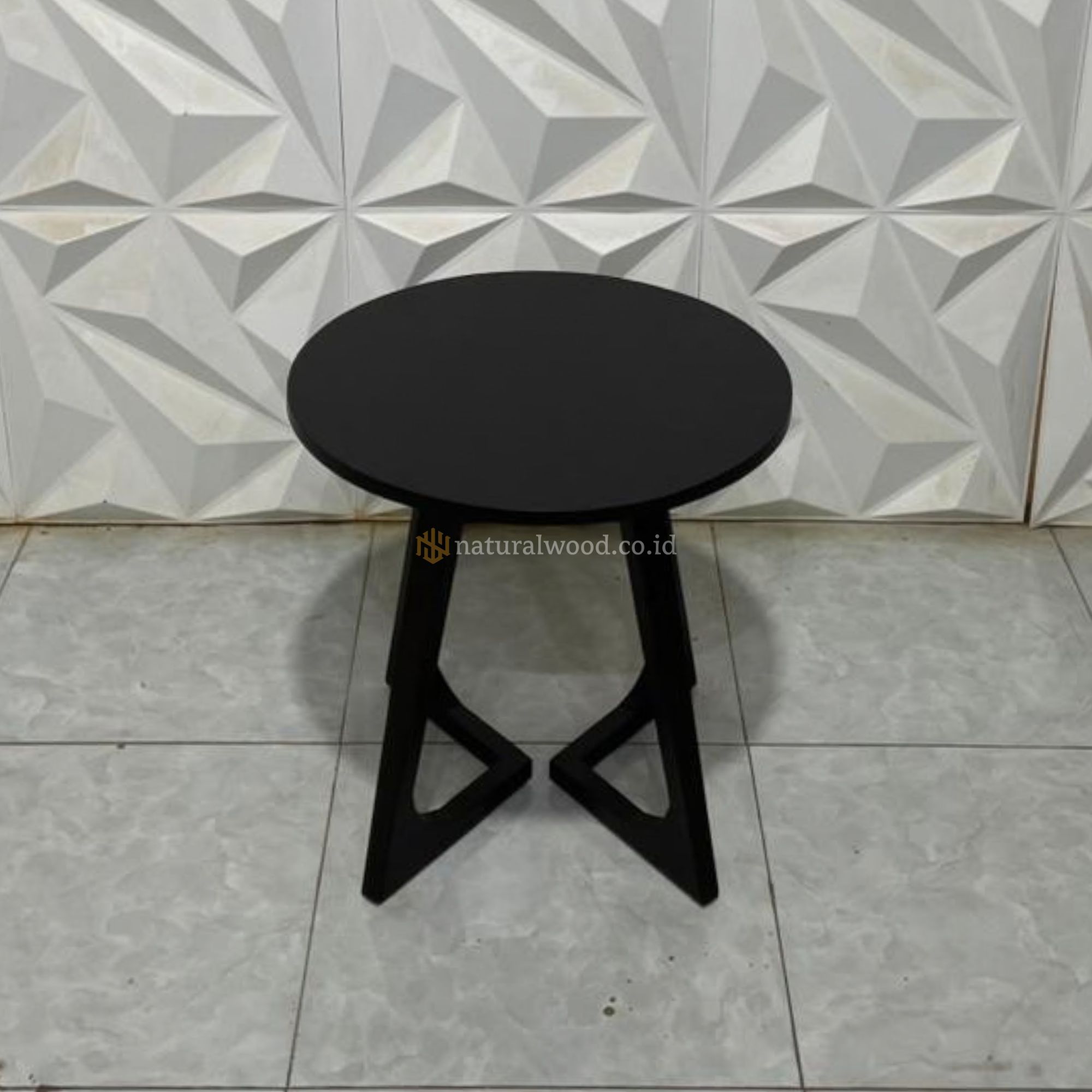 Meja Cafe Bulat Minimalis Retro Kayu Jati
