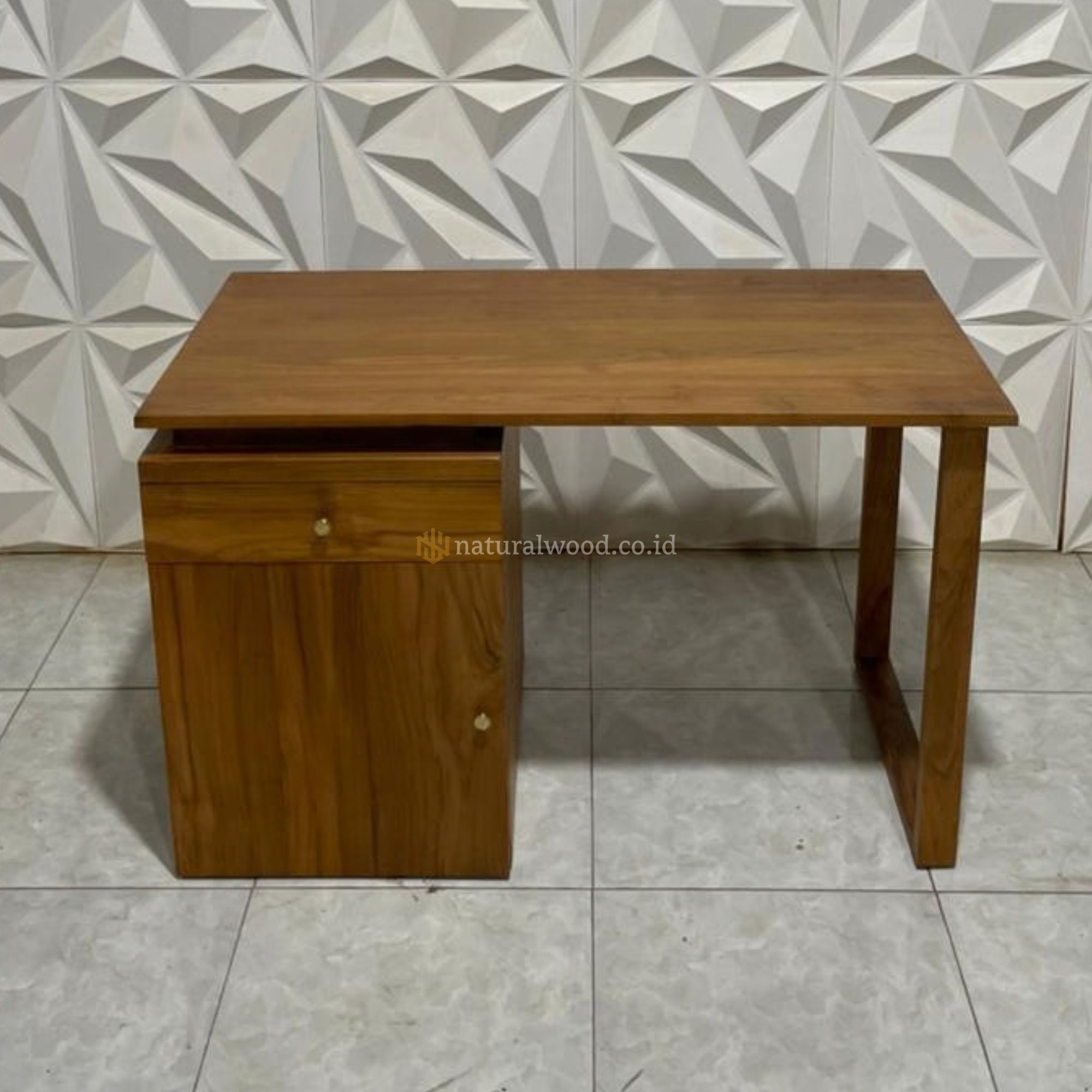 Meja Kantor Kayu Jati Solid Modern